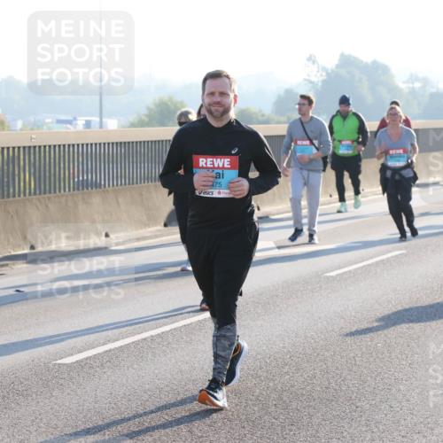 03.10.2025 - Köhlbrandbrückenlauf Lena Gebhardt http://msf.ph/oto/9047407 03.10.2025 09:29:20 Position 1 75 meine-sportfotos.de