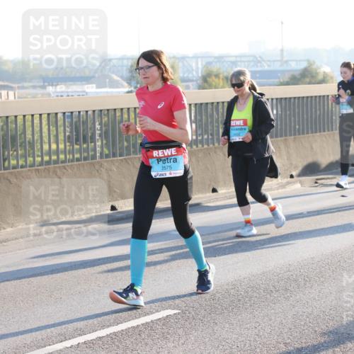 03.10.2025 - Köhlbrandbrückenlauf Lena Gebhardt http://msf.ph/oto/9047422 03.10.2025 09:29:23 Position 1 2575, 3456 meine-sportfotos.de