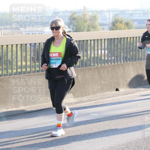 03.10.2025 - Köhlbrandbrückenlauf Lena Gebhardt http://msf.ph/oto/9047428 03.10.2025 09:29:24 Position 1 3456, 3103, 3771 meine-sportfotos.de