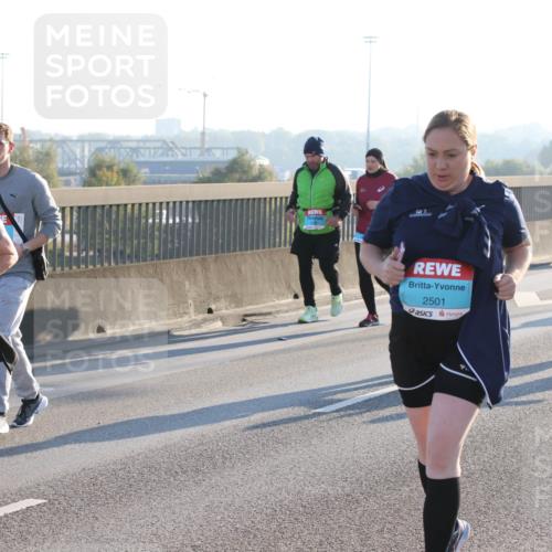 03.10.2025 - Köhlbrandbrückenlauf Lena Gebhardt http://msf.ph/oto/9047445 03.10.2025 09:29:25 Position 1 2486, 2501 meine-sportfotos.de