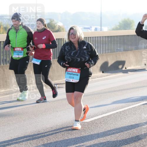 03.10.2025 - Köhlbrandbrückenlauf Lena Gebhardt http://msf.ph/oto/9047465 03.10.2025 09:29:27 Position 1 2545, 2517, 3319, 2755 meine-sportfotos.de