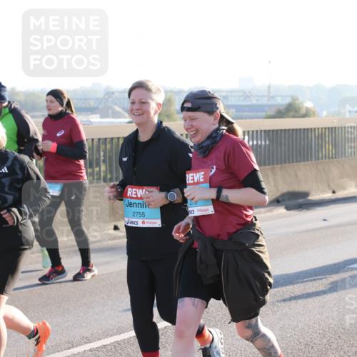 03.10.2025 - Köhlbrandbrückenlauf Lena Gebhardt http://msf.ph/oto/9047510 03.10.2025 09:29:29 Position 1 3319, 2755, 213 meine-sportfotos.de