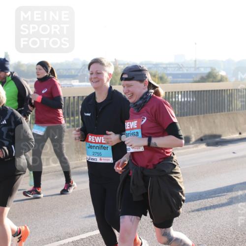 03.10.2025 - Köhlbrandbrückenlauf Lena Gebhardt http://msf.ph/oto/9047511 03.10.2025 09:29:29 Position 1 3319, 2755 meine-sportfotos.de