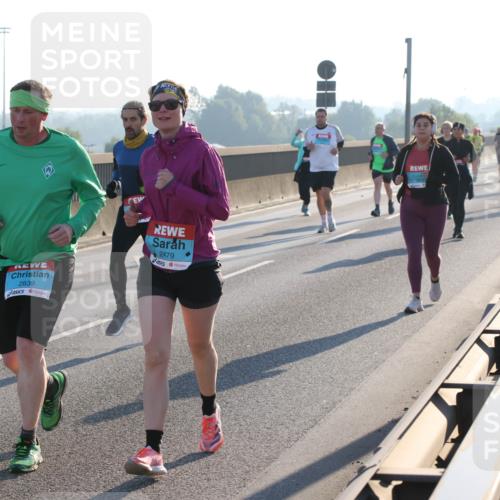 03.10.2025 - Köhlbrandbrückenlauf Lena Gebhardt http://msf.ph/oto/9047575 03.10.2025 09:29:34 Position 1 2839, 2479 meine-sportfotos.de
