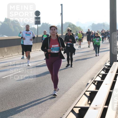 03.10.2025 - Köhlbrandbrückenlauf Lena Gebhardt http://msf.ph/oto/9047589 03.10.2025 09:29:35 Position 1 3822 meine-sportfotos.de