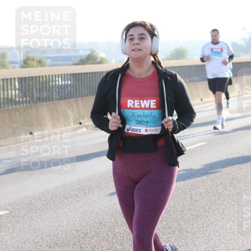 03.10.2025 - Köhlbrandbrückenlauf Lena Gebhardt http://msf.ph/oto/9047596 03.10.2025 09:29:38 Position 1 3822 meine-sportfotos.de