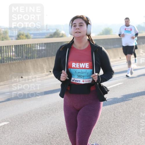03.10.2025 - Köhlbrandbrückenlauf Lena Gebhardt http://msf.ph/oto/9047597 03.10.2025 09:29:38 Position 1 3822 meine-sportfotos.de