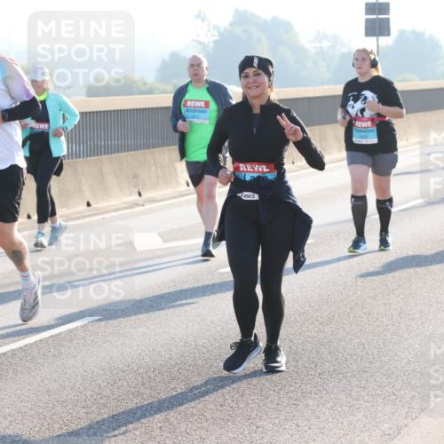 03.10.2025 - Köhlbrandbrückenlauf Lena Gebhardt http://msf.ph/oto/9047606 03.10.2025 09:29:39 Position 1 2619 meine-sportfotos.de