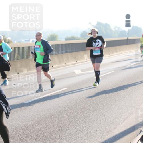 03.10.2025 - Köhlbrandbrückenlauf Lena Gebhardt http://msf.ph/oto/9047646 03.10.2025 09:29:42 Position 1  meine-sportfotos.de