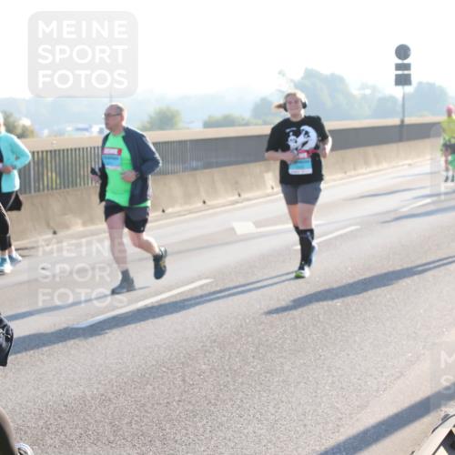 03.10.2025 - Köhlbrandbrückenlauf Lena Gebhardt http://msf.ph/oto/9047648 03.10.2025 09:29:42 Position 1  meine-sportfotos.de