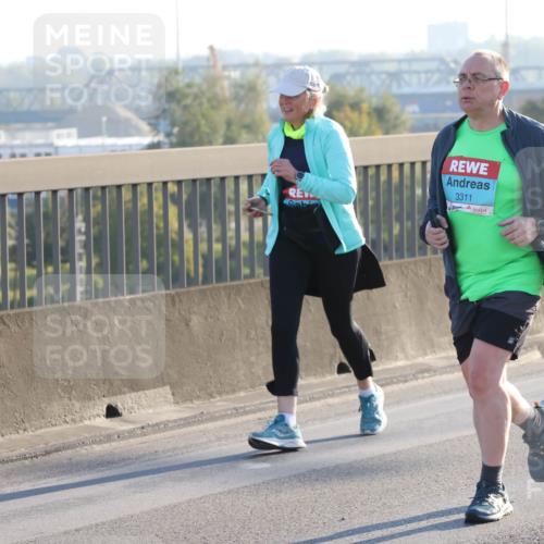 03.10.2025 - Köhlbrandbrückenlauf Lena Gebhardt http://msf.ph/oto/9047663 03.10.2025 09:29:43 Position 1 4117, 3311 meine-sportfotos.de