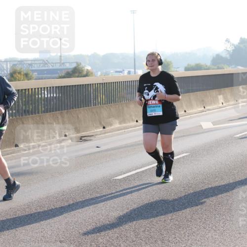 03.10.2025 - Köhlbrandbrückenlauf Lena Gebhardt http://msf.ph/oto/9047669 03.10.2025 09:29:44 Position 1 3311, 3370 meine-sportfotos.de