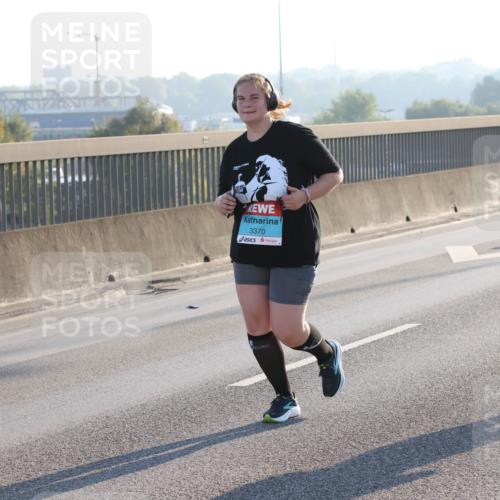 03.10.2025 - Köhlbrandbrückenlauf Lena Gebhardt http://msf.ph/oto/9047672 03.10.2025 09:29:44 Position 1 3370 meine-sportfotos.de
