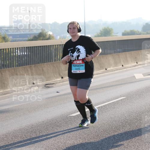 03.10.2025 - Köhlbrandbrückenlauf Lena Gebhardt http://msf.ph/oto/9047675 03.10.2025 09:29:44 Position 1 3370 meine-sportfotos.de