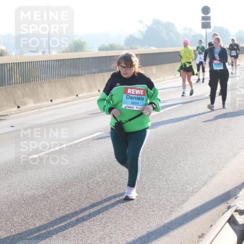 03.10.2025 - Köhlbrandbrückenlauf Lena Gebhardt http://msf.ph/oto/9047685 03.10.2025 09:29:45 Position 1 3624 meine-sportfotos.de