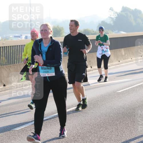 03.10.2025 - Köhlbrandbrückenlauf Lena Gebhardt http://msf.ph/oto/9047719 03.10.2025 09:29:49 Position 1 2428 meine-sportfotos.de