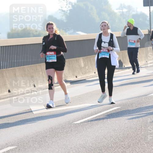 03.10.2025 - Köhlbrandbrückenlauf Lena Gebhardt http://msf.ph/oto/9047743 03.10.2025 09:29:52 Position 1 2860, 2859 meine-sportfotos.de