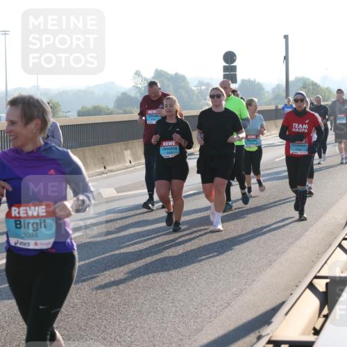 03.10.2025 - Köhlbrandbrückenlauf Lena Gebhardt http://msf.ph/oto/9047895 03.10.2025 09:30:03 Position 1 3094, 3349 meine-sportfotos.de