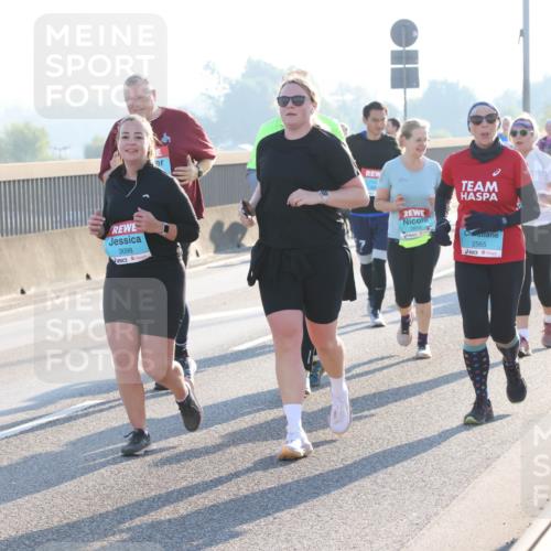 03.10.2025 - Köhlbrandbrückenlauf Lena Gebhardt http://msf.ph/oto/9047909 03.10.2025 09:30:04 Position 1 0, 3098, 2565 meine-sportfotos.de