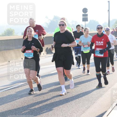 03.10.2025 - Köhlbrandbrückenlauf Lena Gebhardt http://msf.ph/oto/9047914 03.10.2025 09:30:04 Position 1 2530, 3098, 256 meine-sportfotos.de