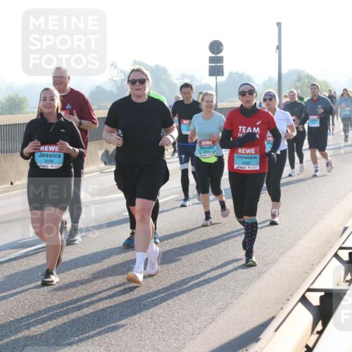 03.10.2025 - Köhlbrandbrückenlauf Lena Gebhardt http://msf.ph/oto/9047922 03.10.2025 09:30:04 Position 1 3098, 2565 meine-sportfotos.de