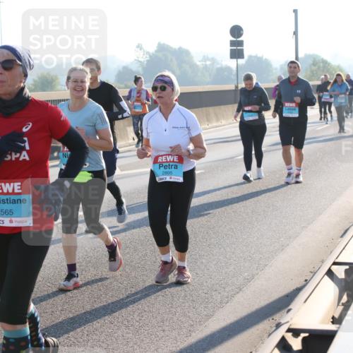 03.10.2025 - Köhlbrandbrückenlauf Lena Gebhardt http://msf.ph/oto/9047958 03.10.2025 09:30:07 Position 1 2565, 2895 meine-sportfotos.de