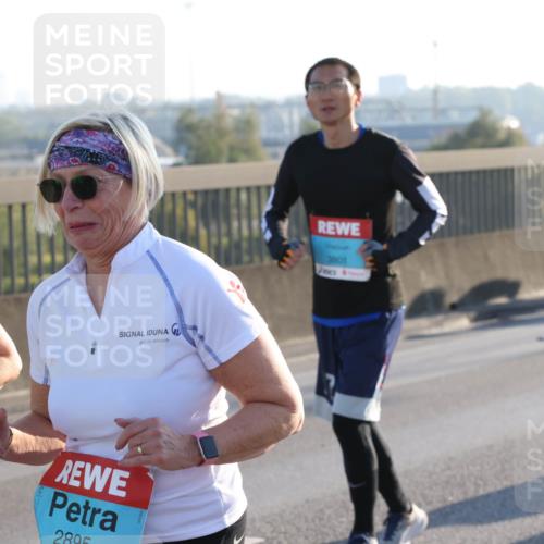03.10.2025 - Köhlbrandbrückenlauf Lena Gebhardt http://msf.ph/oto/9048006 03.10.2025 09:30:09 Position 1 2895, 3801 meine-sportfotos.de