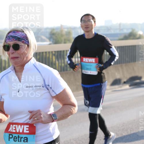 03.10.2025 - Köhlbrandbrückenlauf Lena Gebhardt http://msf.ph/oto/9048008 03.10.2025 09:30:09 Position 1 3801 meine-sportfotos.de