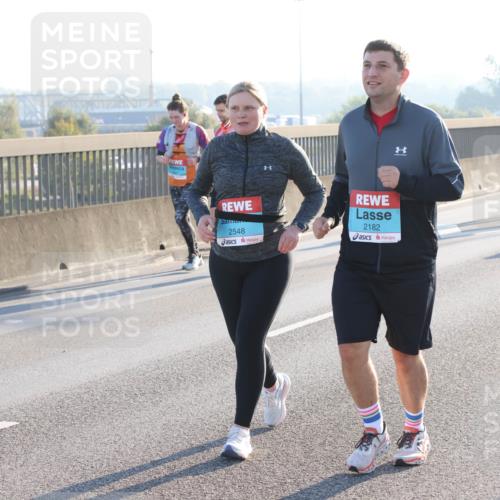 03.10.2025 - Köhlbrandbrückenlauf Lena Gebhardt http://msf.ph/oto/9048036 03.10.2025 09:30:12 Position 1 2548, 2182 meine-sportfotos.de