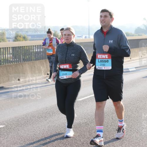 03.10.2025 - Köhlbrandbrückenlauf Lena Gebhardt http://msf.ph/oto/9048045 03.10.2025 09:30:12 Position 1 2548, 2182 meine-sportfotos.de