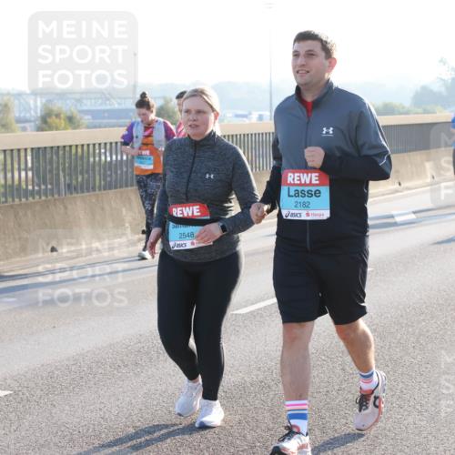 03.10.2025 - Köhlbrandbrückenlauf Lena Gebhardt http://msf.ph/oto/9048048 03.10.2025 09:30:12 Position 1 2548, 2182 meine-sportfotos.de