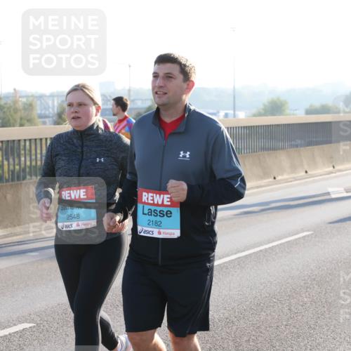 03.10.2025 - Köhlbrandbrückenlauf Lena Gebhardt http://msf.ph/oto/9048060 03.10.2025 09:30:12 Position 1 2548, 2182 meine-sportfotos.de