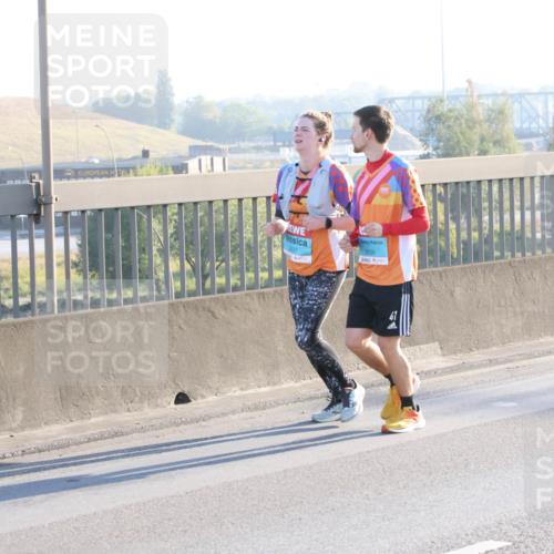 03.10.2025 - Köhlbrandbrückenlauf Lena Gebhardt http://msf.ph/oto/9048072 03.10.2025 09:30:14 Position 1 3639 meine-sportfotos.de