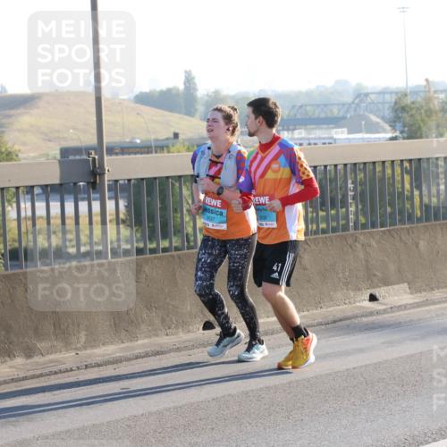 03.10.2025 - Köhlbrandbrückenlauf Lena Gebhardt http://msf.ph/oto/9048081 03.10.2025 09:30:14 Position 1 3639, 3637, 41 meine-sportfotos.de