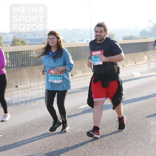 03.10.2025 - Köhlbrandbrückenlauf Lena Gebhardt http://msf.ph/oto/9048155 03.10.2025 09:30:18 Position 1 2520, 2531, 2178, 2179 meine-sportfotos.de