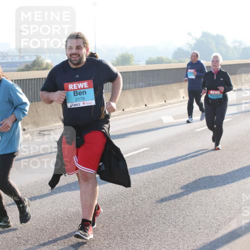 03.10.2025 - Köhlbrandbrückenlauf Lena Gebhardt http://msf.ph/oto/9048160 03.10.2025 09:30:18 Position 1 2178, 2179 meine-sportfotos.de