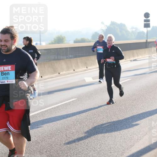 03.10.2025 - Köhlbrandbrückenlauf Lena Gebhardt http://msf.ph/oto/9048166 03.10.2025 09:30:19 Position 1 2179 meine-sportfotos.de