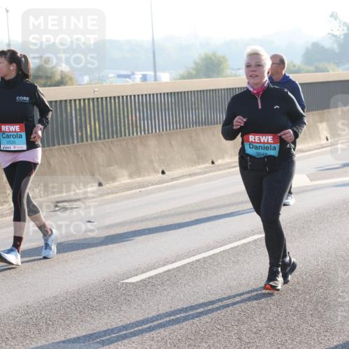 03.10.2025 - Köhlbrandbrückenlauf Lena Gebhardt http://msf.ph/oto/9048187 03.10.2025 09:30:20 Position 1 2535, 3548 meine-sportfotos.de