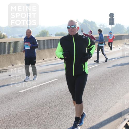 03.10.2025 - Köhlbrandbrückenlauf Lena Gebhardt http://msf.ph/oto/9048211 03.10.2025 09:30:21 Position 1  meine-sportfotos.de