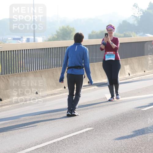 03.10.2025 - Köhlbrandbrückenlauf Lena Gebhardt http://msf.ph/oto/9048257 03.10.2025 09:30:24 Position 1 3284 meine-sportfotos.de