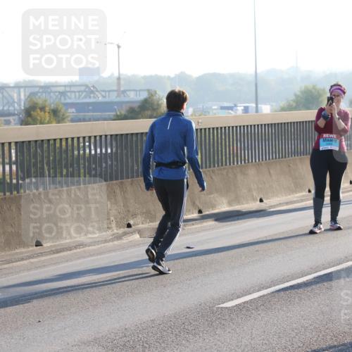 03.10.2025 - Köhlbrandbrückenlauf Lena Gebhardt http://msf.ph/oto/9048283 03.10.2025 09:30:27 Position 1  meine-sportfotos.de
