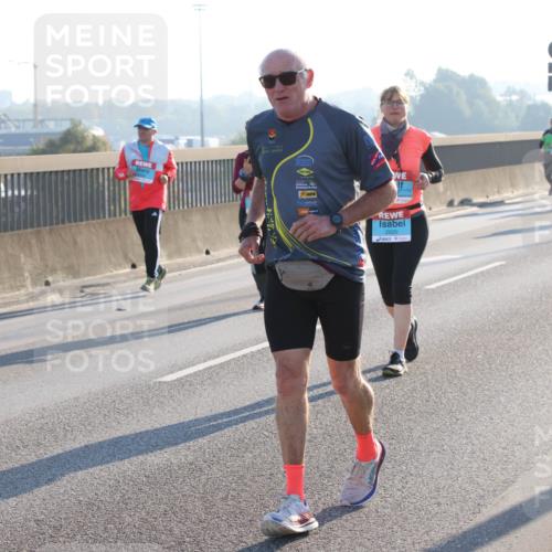 03.10.2025 - Köhlbrandbrückenlauf Lena Gebhardt http://msf.ph/oto/9048312 03.10.2025 09:30:30 Position 1 3286, 2620 meine-sportfotos.de