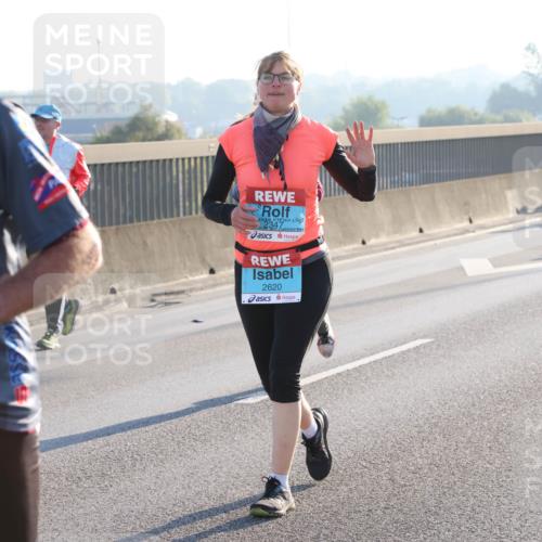 03.10.2025 - Köhlbrandbrückenlauf Lena Gebhardt http://msf.ph/oto/9048343 03.10.2025 09:30:31 Position 1 2347, 2620 meine-sportfotos.de