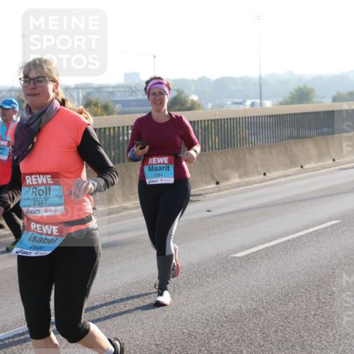 03.10.2025 - Köhlbrandbrückenlauf Lena Gebhardt http://msf.ph/oto/9048361 03.10.2025 09:30:32 Position 1 2347, 2620, 3284 meine-sportfotos.de