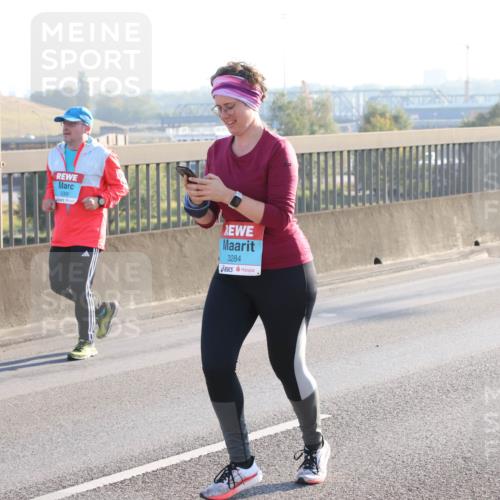 03.10.2025 - Köhlbrandbrückenlauf Lena Gebhardt http://msf.ph/oto/9048383 03.10.2025 09:30:33 Position 1 2306, 3284 meine-sportfotos.de