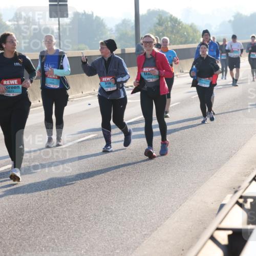 03.10.2025 - Köhlbrandbrückenlauf Lena Gebhardt http://msf.ph/oto/9048424 03.10.2025 09:30:36 Position 1 44, 3571, 2665, 2452 meine-sportfotos.de