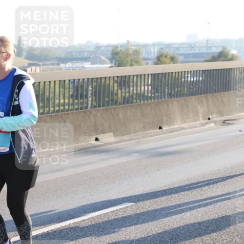 03.10.2025 - Köhlbrandbrückenlauf Lena Gebhardt http://msf.ph/oto/9048578 03.10.2025 09:30:46 Position 1 3805, 3093 meine-sportfotos.de