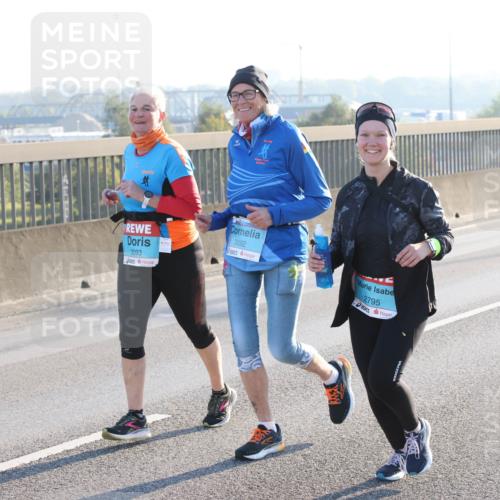 03.10.2025 - Köhlbrandbrückenlauf Lena Gebhardt http://msf.ph/oto/9048616 03.10.2025 09:30:47 Position 1 3093, 3092, 2795 meine-sportfotos.de