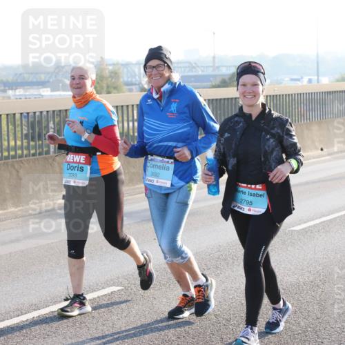 03.10.2025 - Köhlbrandbrückenlauf Lena Gebhardt http://msf.ph/oto/9048627 03.10.2025 09:30:47 Position 1 3093, 3092, 2795 meine-sportfotos.de