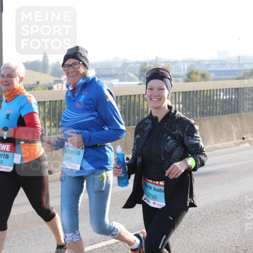 03.10.2025 - Köhlbrandbrückenlauf Lena Gebhardt http://msf.ph/oto/9048647 03.10.2025 09:30:48 Position 1 3093, 3092, 2795 meine-sportfotos.de